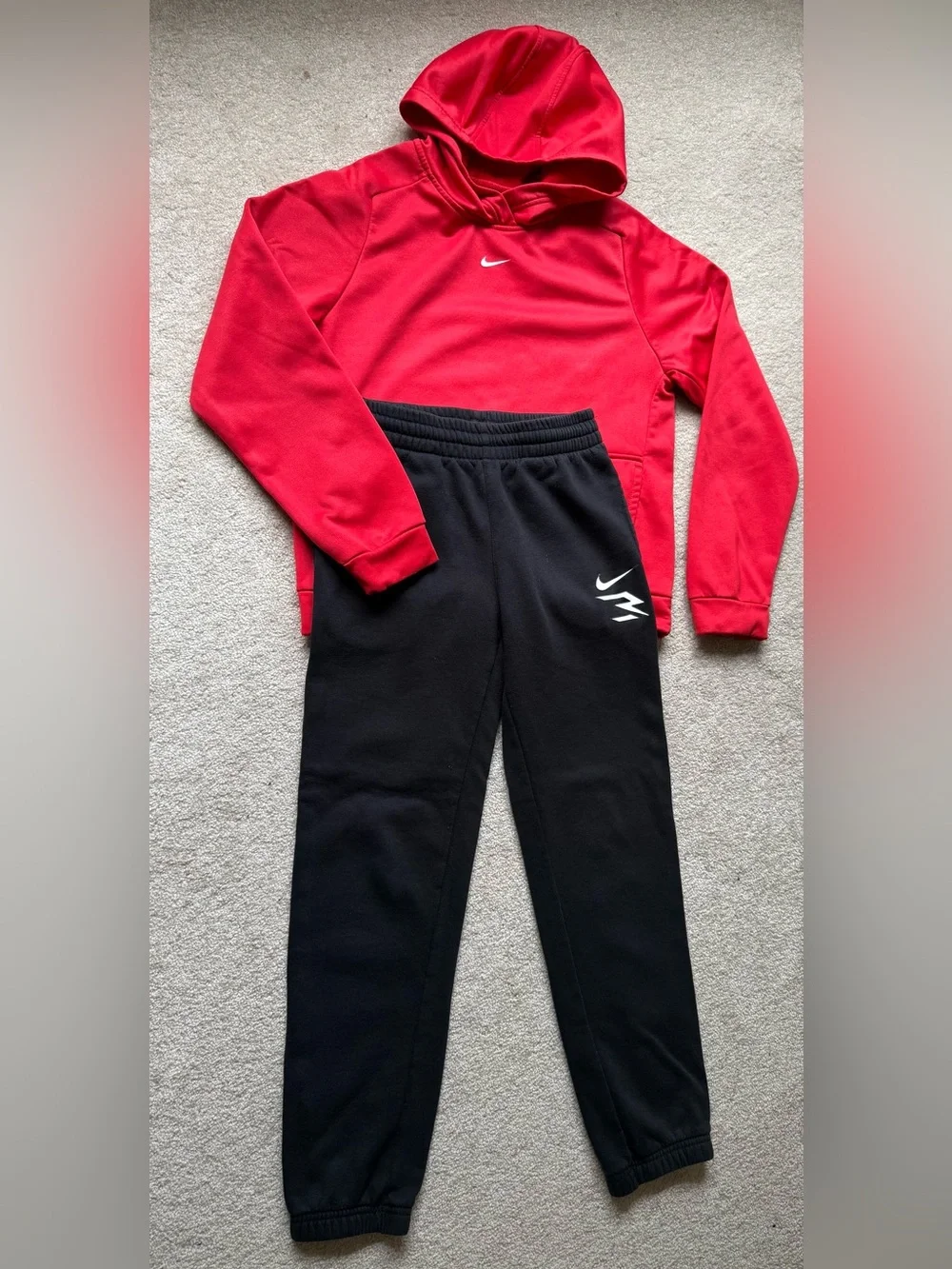 NIKE BOYS SIZE L/XL MATCHING SET